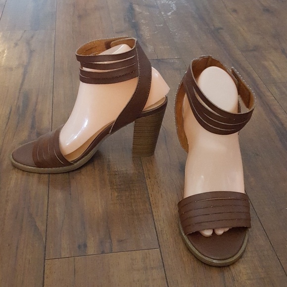 Report Brown Leather High Heel Ankle Strap Sandals‎ - Picture 2 of 6